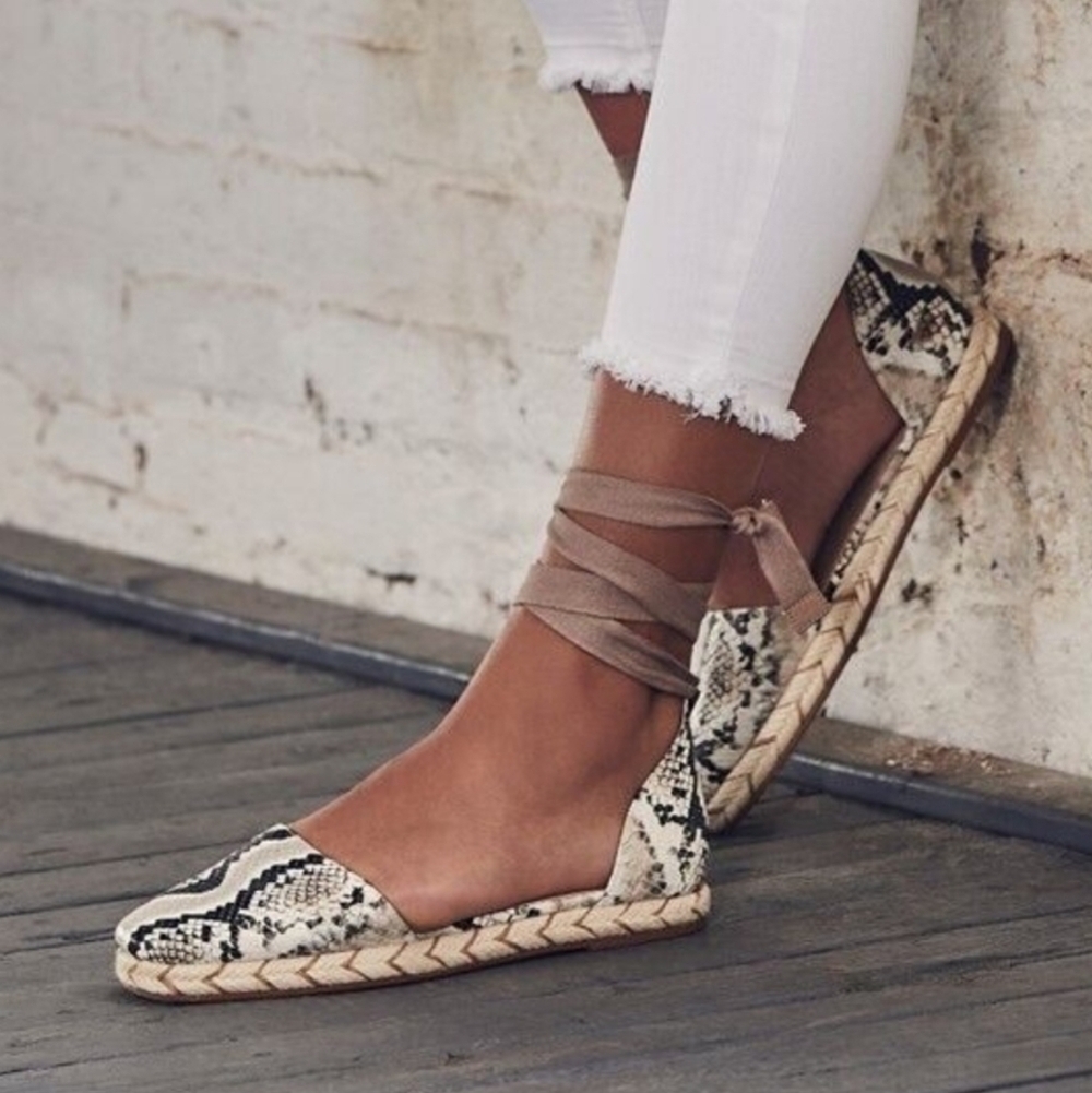 Vince Camuto Jeliany Espadrille Flat Taupe/ Crepe Leather Upper Snake Print 7.5